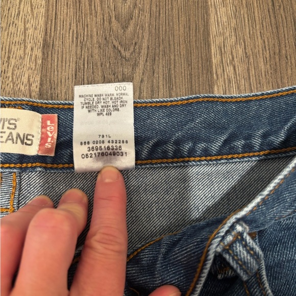 Levi's Women's Blue Jean Shorts size 14 jorts denim school classic basic 550 - Picture 11 of 12